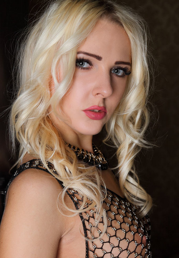 Нафаня, 24 года, 0 размер груди